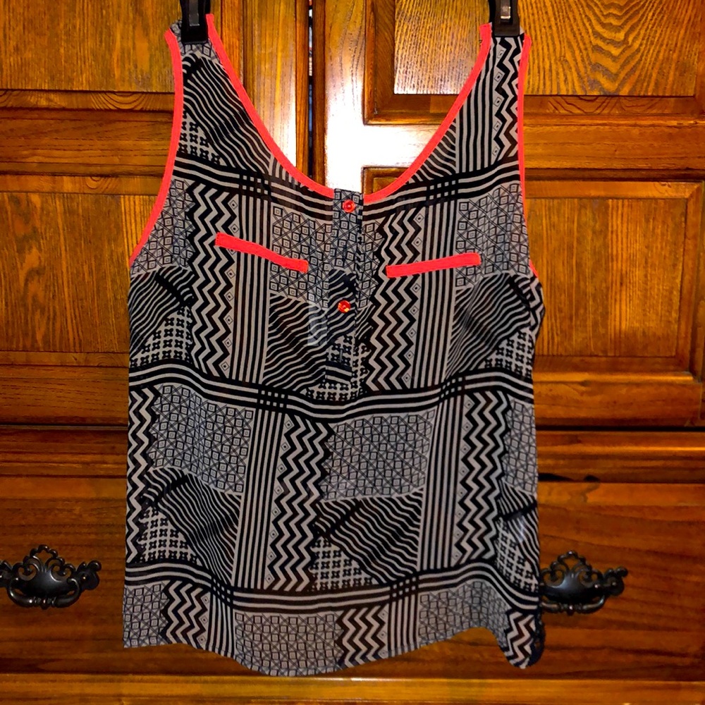 NWT crochet back